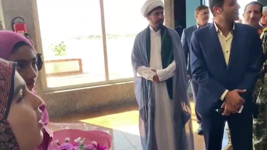 ادای احترام وزیر میراث فرهنگی به مقام والای شهدای بوموسی + فیلم