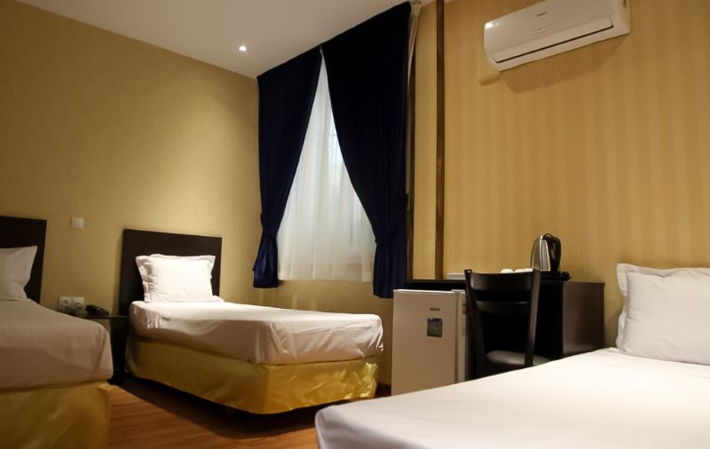 Cozy and Affordable Guesthouse near Saadat Abad, Tehran