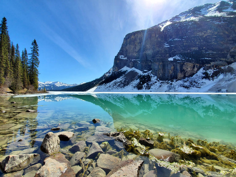 Discover the Legendary Beauty of Banff Lake Louise in the Heart of Alberta