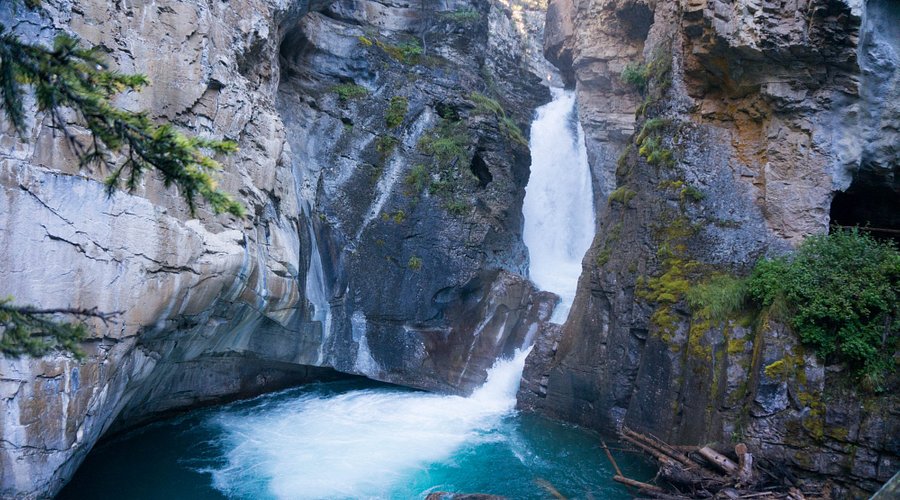 Banff Johnston Creek Walks: Unforgettable Hiking Trails in Alberta