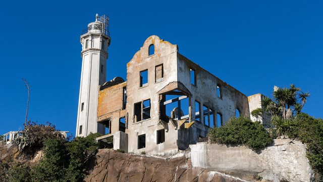Alcatraz Island California: Discover the Historic Prison and Scenic Views