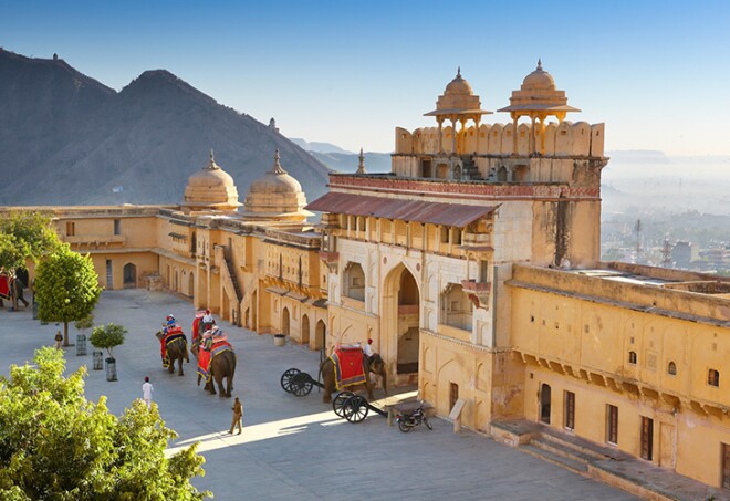 Amer Fort Jaipur: Unveiling Timeless Rajput Splendor