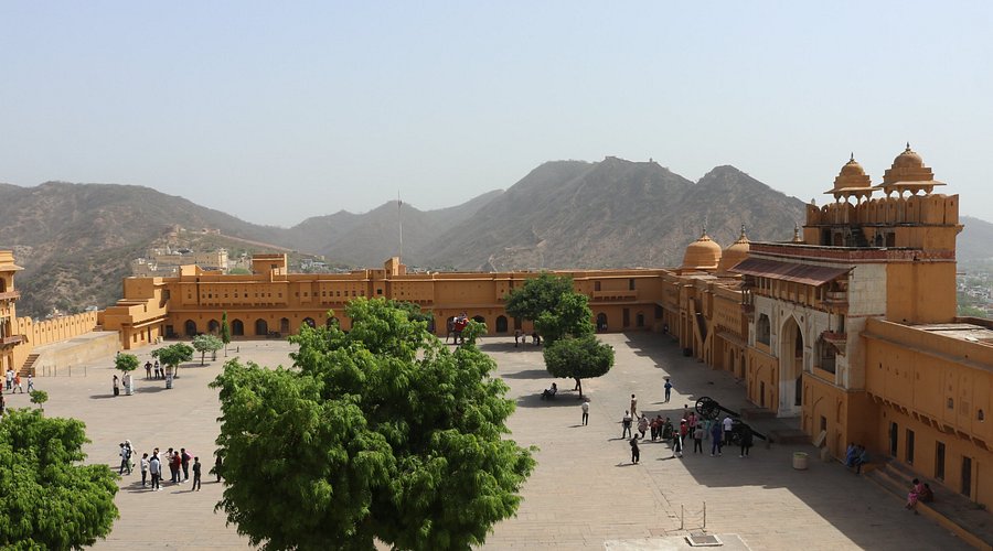 Amer Fort Jaipur: Unveiling Timeless Rajput Splendor