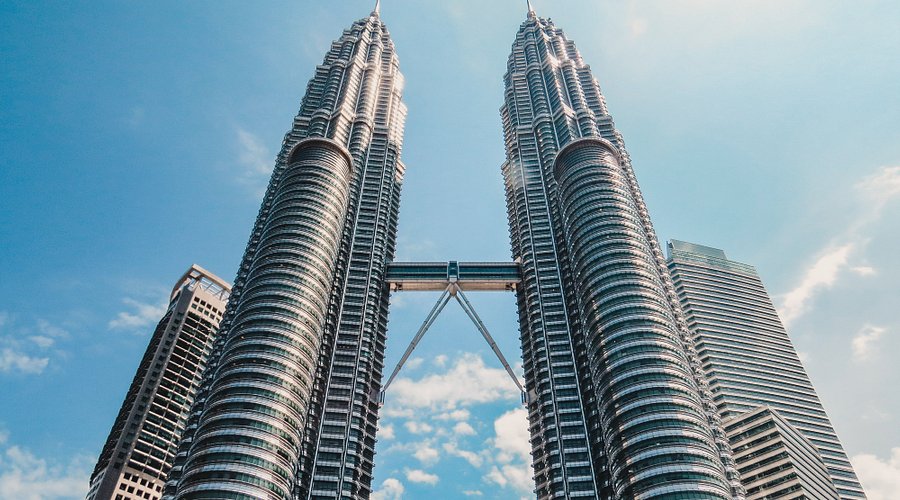 Discover the Iconic Petronas Twin Towers Kuala Lumpur