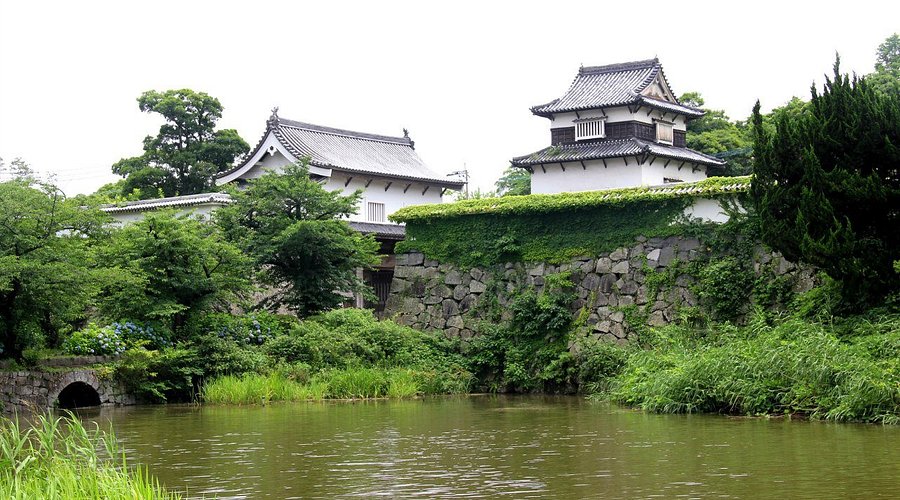 Fukuoka Castle Ruins: Discover the History and Beauty of Fukuoka Castle in Japan
