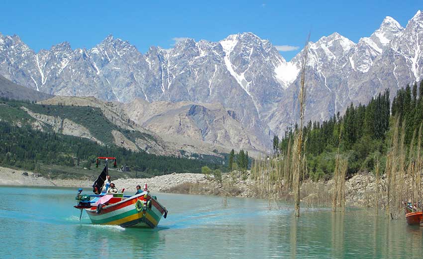 Hunza Valley Gilgit-Baltistan: Discover the Majestic Beauty of Pakistan's Mountain Paradise