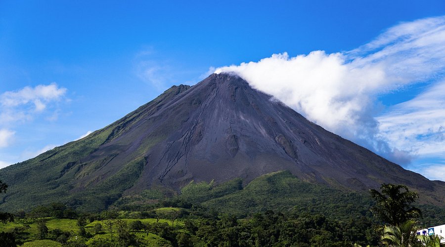 Legendary Journey to Arenal Volcano: Discover Costa Rica's Natural Wonders