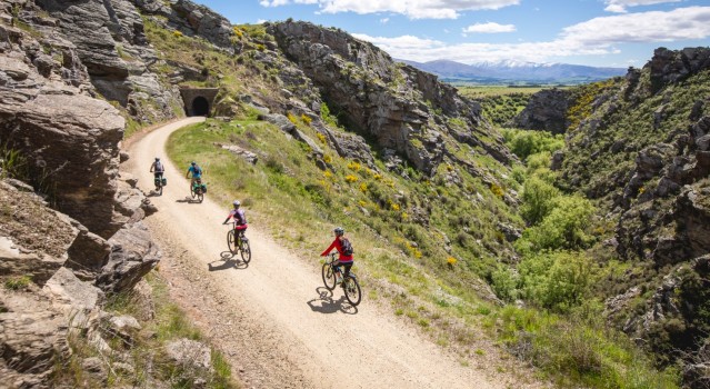 Otago Rail Trail: Explore New Zealand's Scenic and Historic Railway Adventure