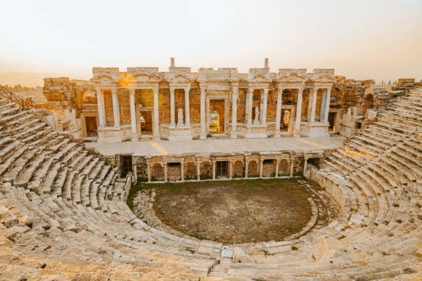 سفری به دل تاریخ: کشف شگفتیهای Pamukkale Ancient Hierapolis در ترکیه