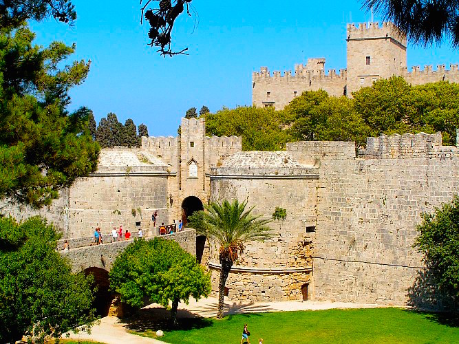 Rhodes Old Town: Discover the Historic Charm of Rhodes Island