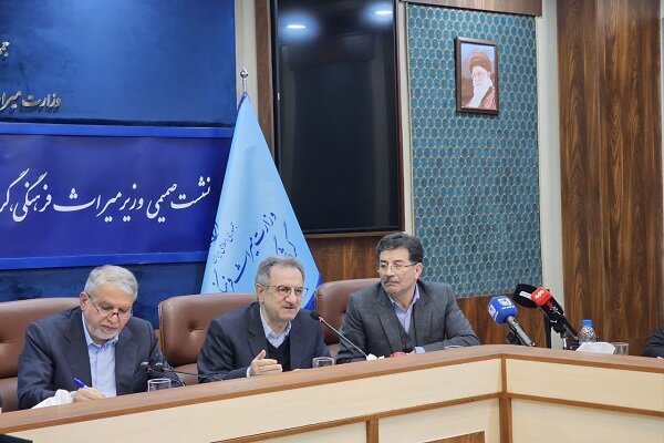 احیای علمی تابلوی حمایت از میراث سعدآباد با روش مرمت نوین