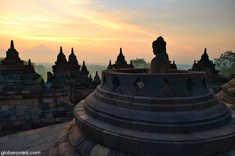 Borobudur Temple Sunrise in Central Java - Experience the Magic of Dawn