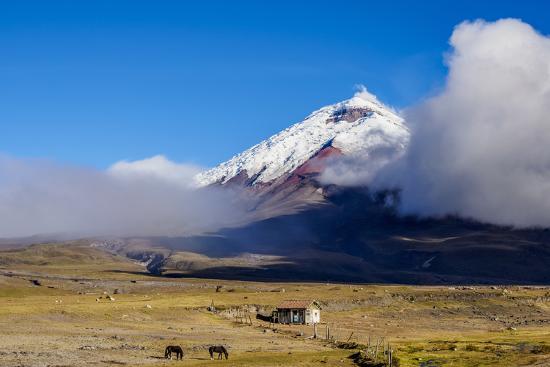Cotopaxi Volcano - Explore the Stunning Beauty of Cotopaxi Province