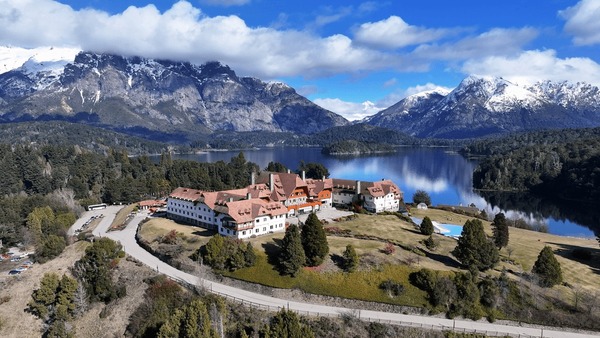 Discover the Stunning Beauty of the Bariloche Lakes Region in Río Negro Province