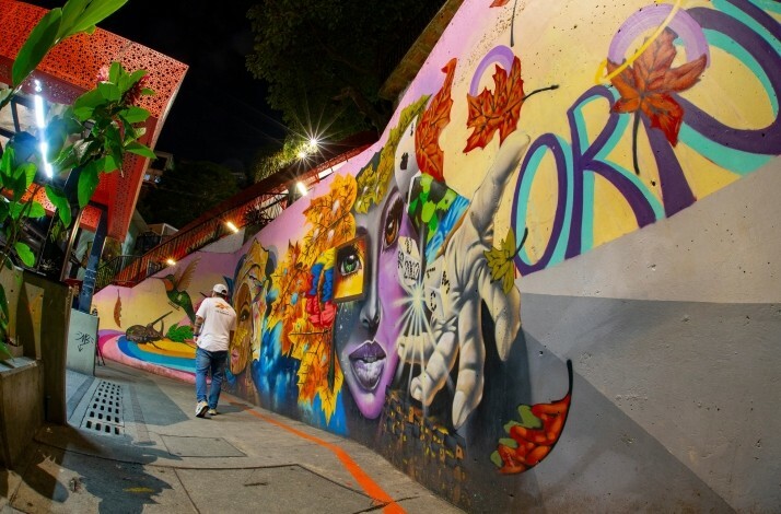 Medellín Comuna 13 Street Art: Discover the Vibrant Urban Art Scene in Medellín