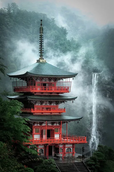 Nachi-no-Taki Waterfall in Wakayama Prefecture: Japan's Stunning Natural Wonder