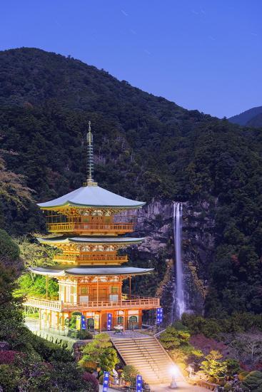 Nachi-no-Taki Waterfall in Wakayama Prefecture: Japan's Stunning Natural Wonder